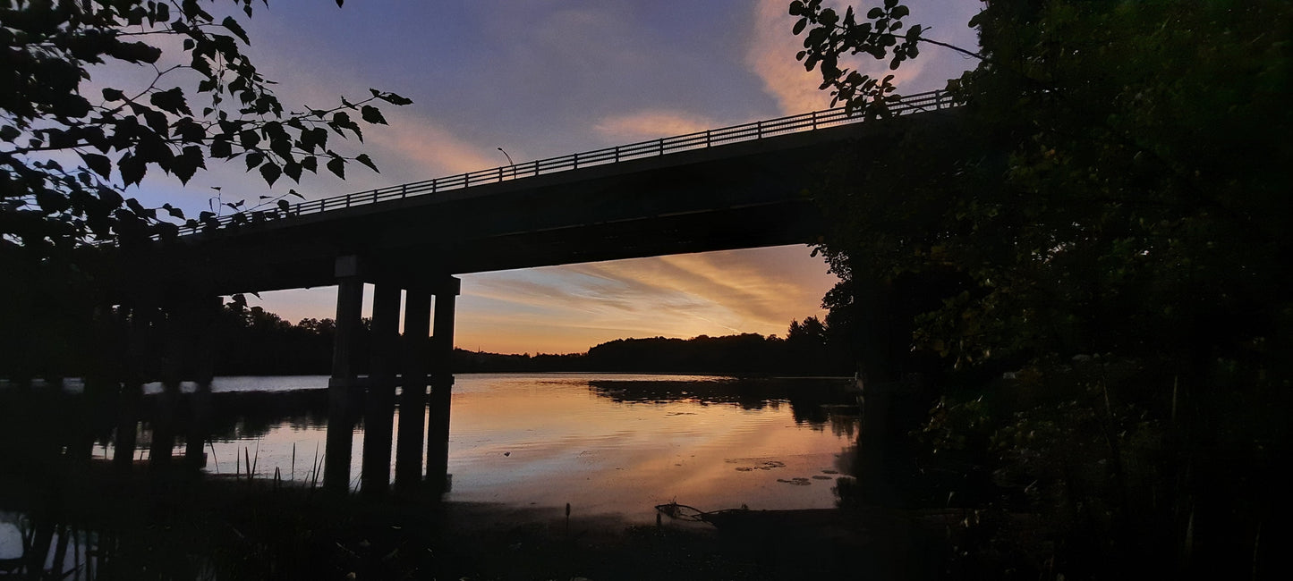 Aube Du 17 Août 2021 5H58 (Vue K1) Pont Jacques Cartier De Sherbrooke Et Rivière Magog